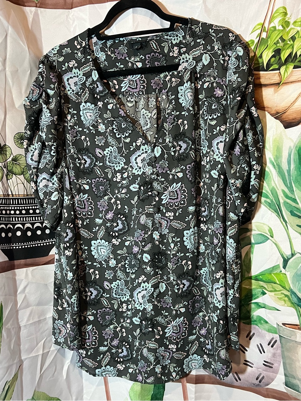 TORRID Size 3 Floral Button down Harper Top ❤️💖